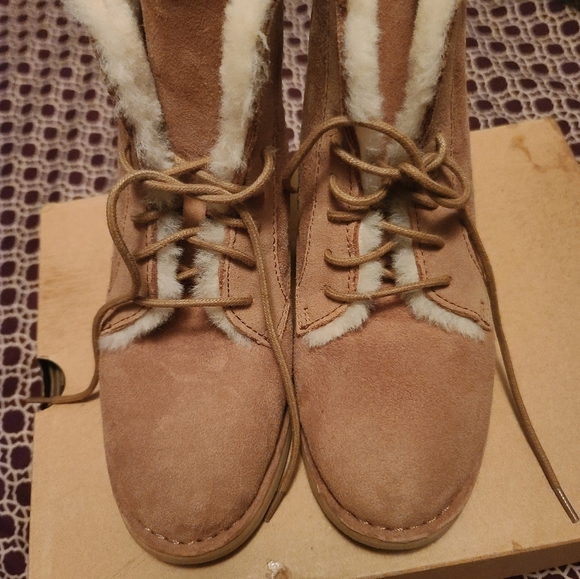 Boots - Picture 5 of 5